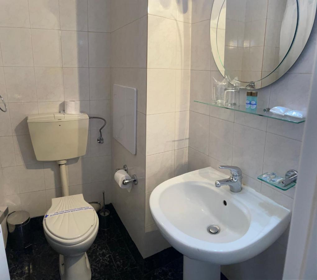 Hotel Rotasar Софія Екстер'єр фото